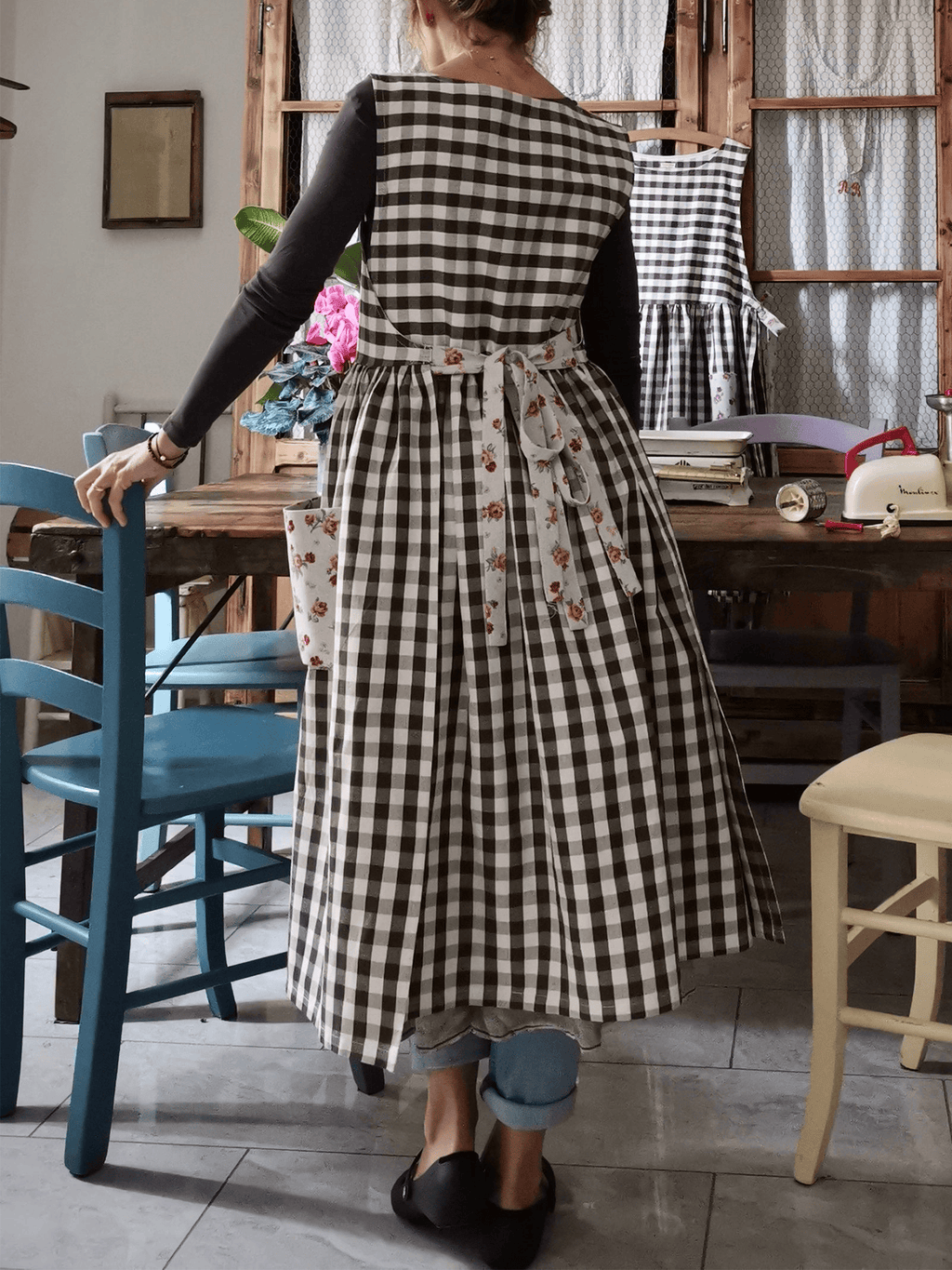 Vintage Brown & White Plaid Long Apron & Dress (2-in-1) with Floral Pockets