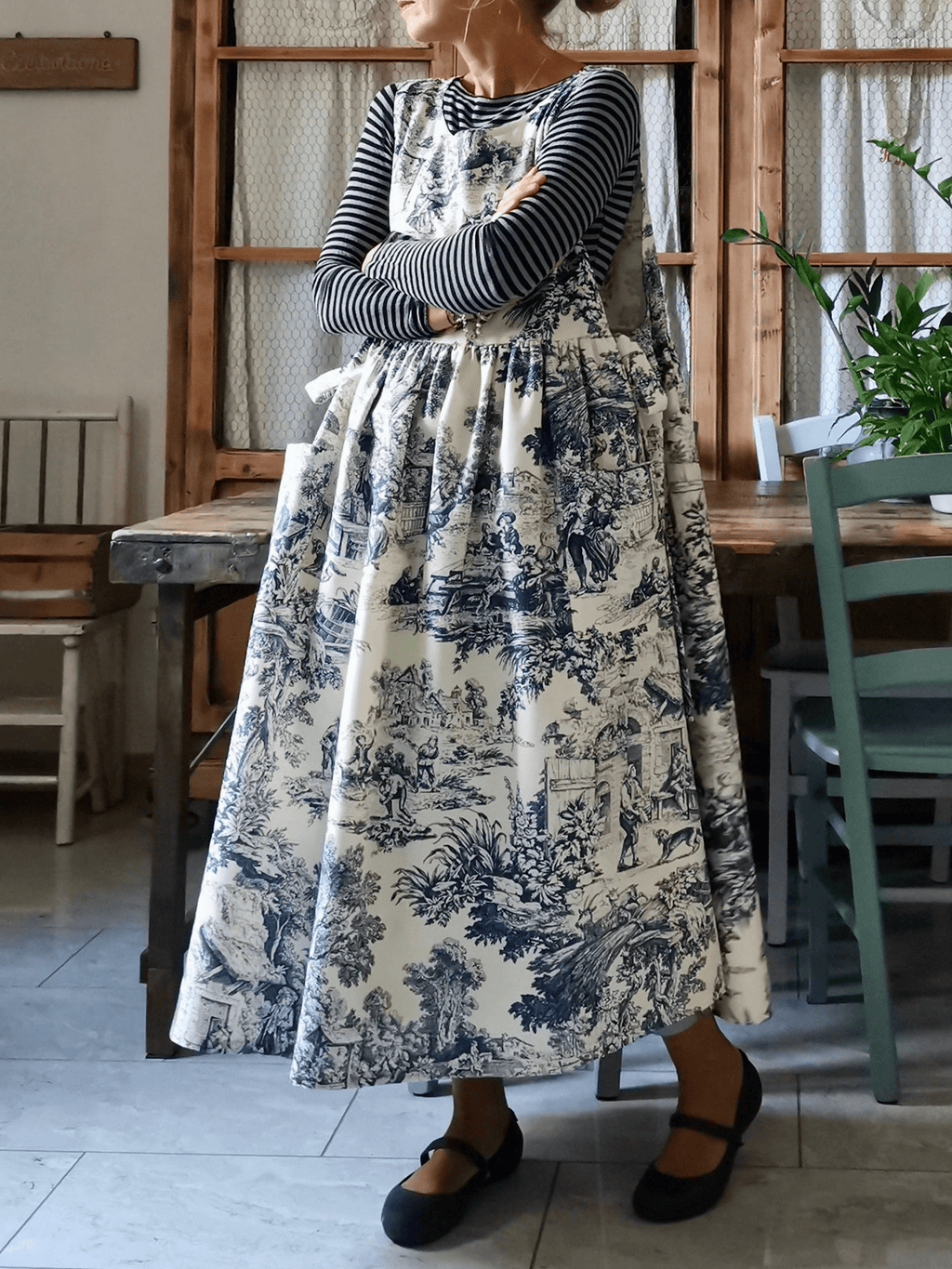 Vintage Blue & White Pastoral Landscape Print Long Apron & Dress (2-in-1)