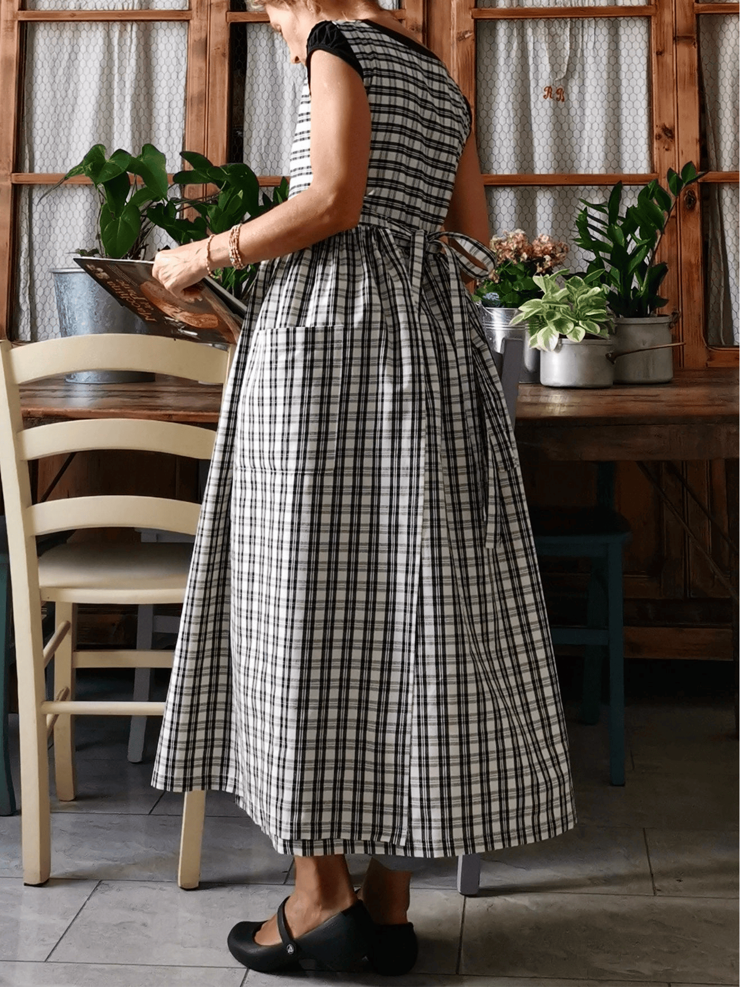 Vintage Black & Cream Thin Plaid Long Apron & Dress (2-in-1)
