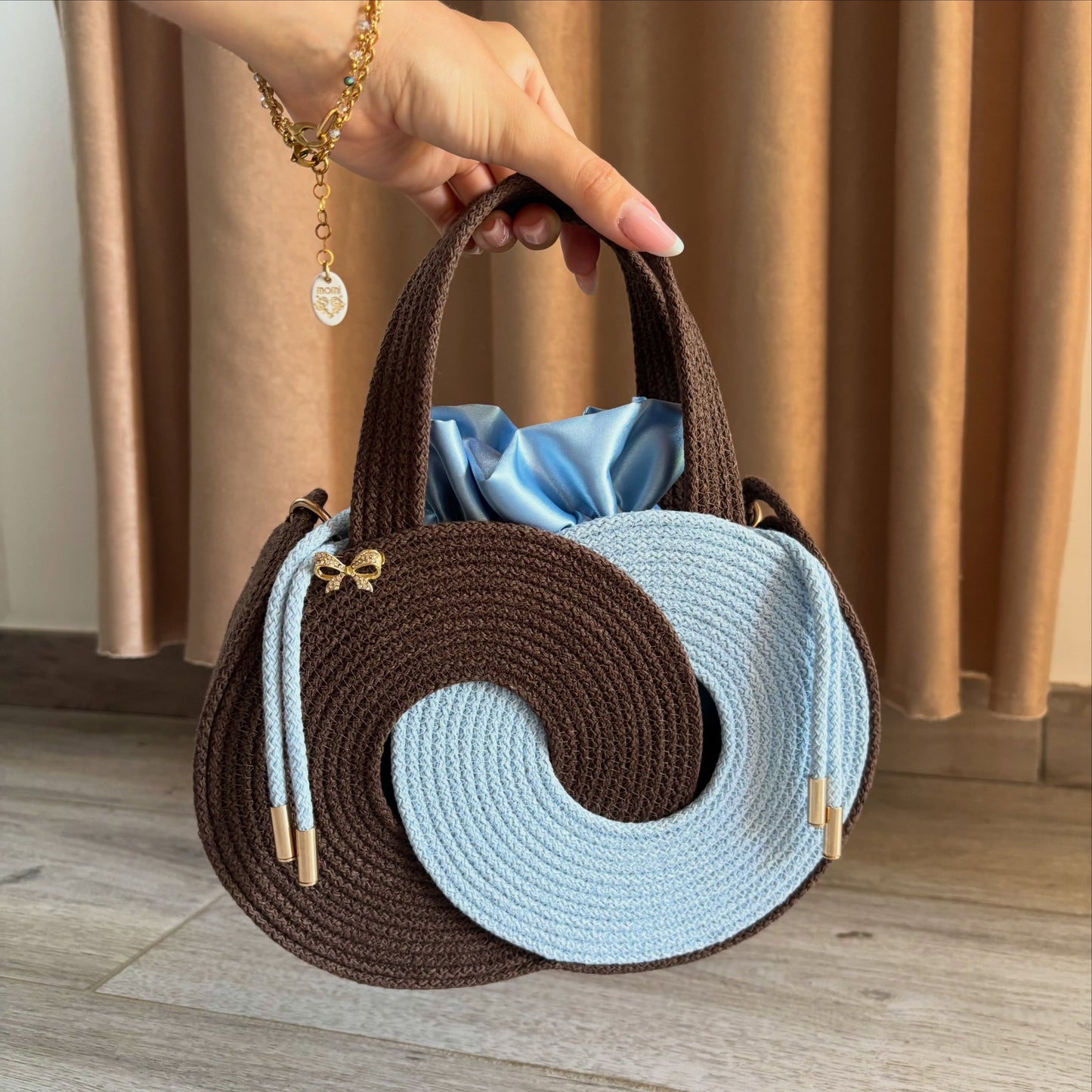 Retro Swirl Woven Handbag – Brown & Blue
